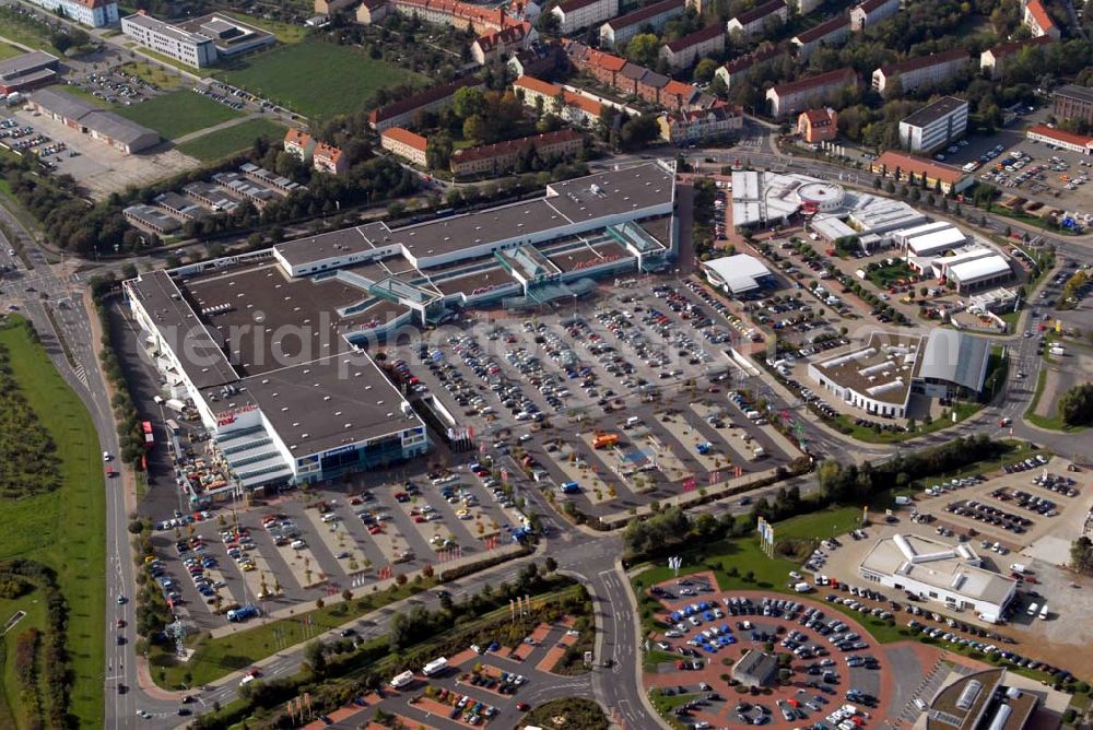 Aerial image Erfurt - Blick auf das T.E.C. Erfurt - das Thüringer Einkaufscenter an der Hermsdorfer Straße. Auf 32 000 qm gibt es zur Zeit 36 Einzelhandelsgeschäfte und Fachmärkte. Kontakt: T.E.C. Erfurt, Hermsdorfer Straße 4, 99099 Erfurt