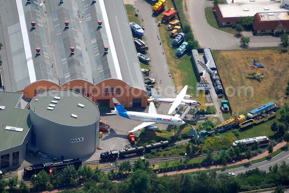 Aerial image Speyer - Technik Museum Speyer. Es beherbergt mehr als 3000 Exponate, darunter eine Boeing 747, das Hausboot der Kelly Family und ein U-Boot der Bundesmarine. Außerdem werden hier Oldtimer, Lokomotiven und Feuerwehrfahrzeuge ausgestellt. Kontakt: Technik MUSEUM SPEYER, IMAX Dome Filmtheater, Am Technik Museum, D-67346 Speyer, Tel.: 0049 (0) 6232 / 6708-0, Fax: 0049 (0) 6232 / 6708-20,