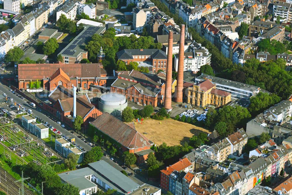 Aerial image Köln - Factory premises and technical systems and infrastructure in the disused industrial monument Heating plant on street Zugweg in the district Neustadt-Sued in Cologne in the state North Rhine-Westphalia, Germany