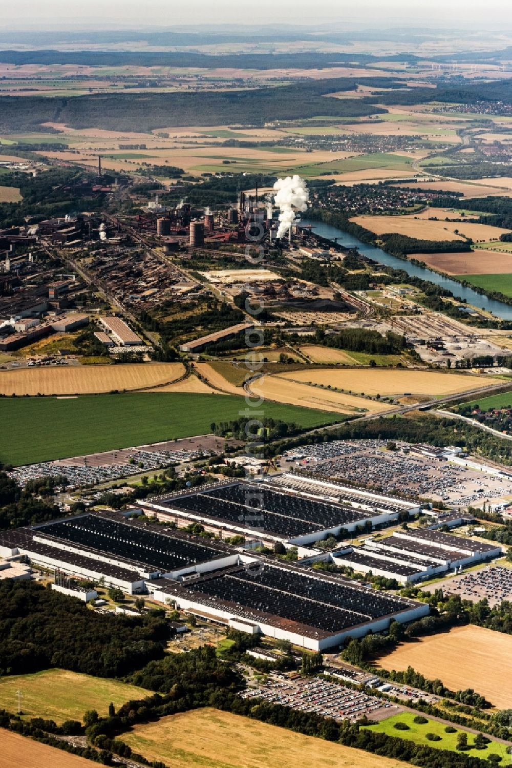 Salzgitter from the bird's eye view: Technical equipment and production facilities of the steelworks Flachstahl Salzgitter - Schubbeize in Salzgitter in the state Lower Saxony