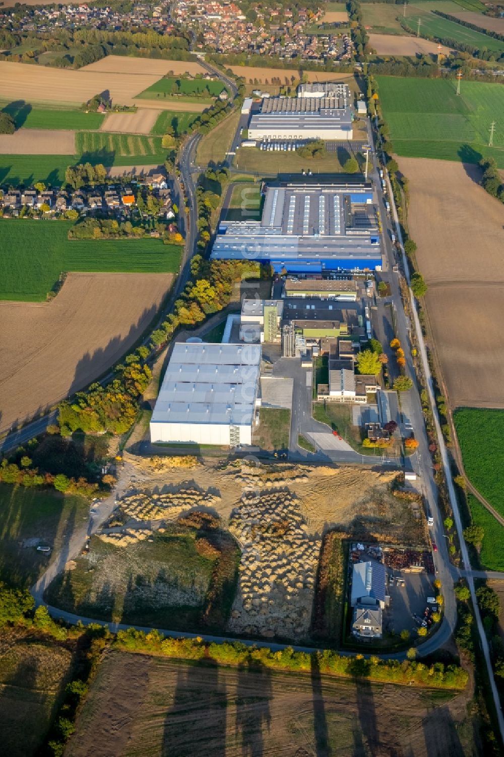 Werne from the bird's eye view: Technical facilities in the industrial area of the bakery Uniferm GmbH & Co. KG in the district Ruhr Metropolitan Area in Werne in the state North Rhine-Westphalia