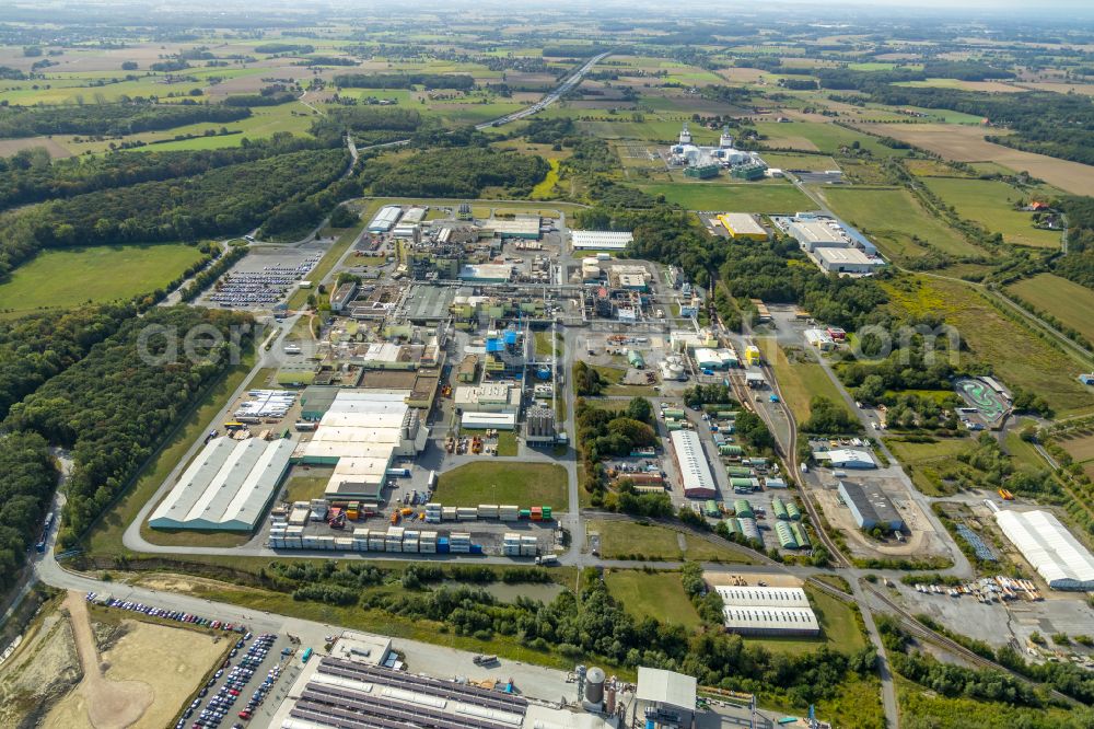 Uentrop from above - Technical facilities in the industrial area of Industrieparks of Firma DuPont de Nemours (Deutschland) GmbH in Hamm in the state North Rhine-Westphalia, Germany