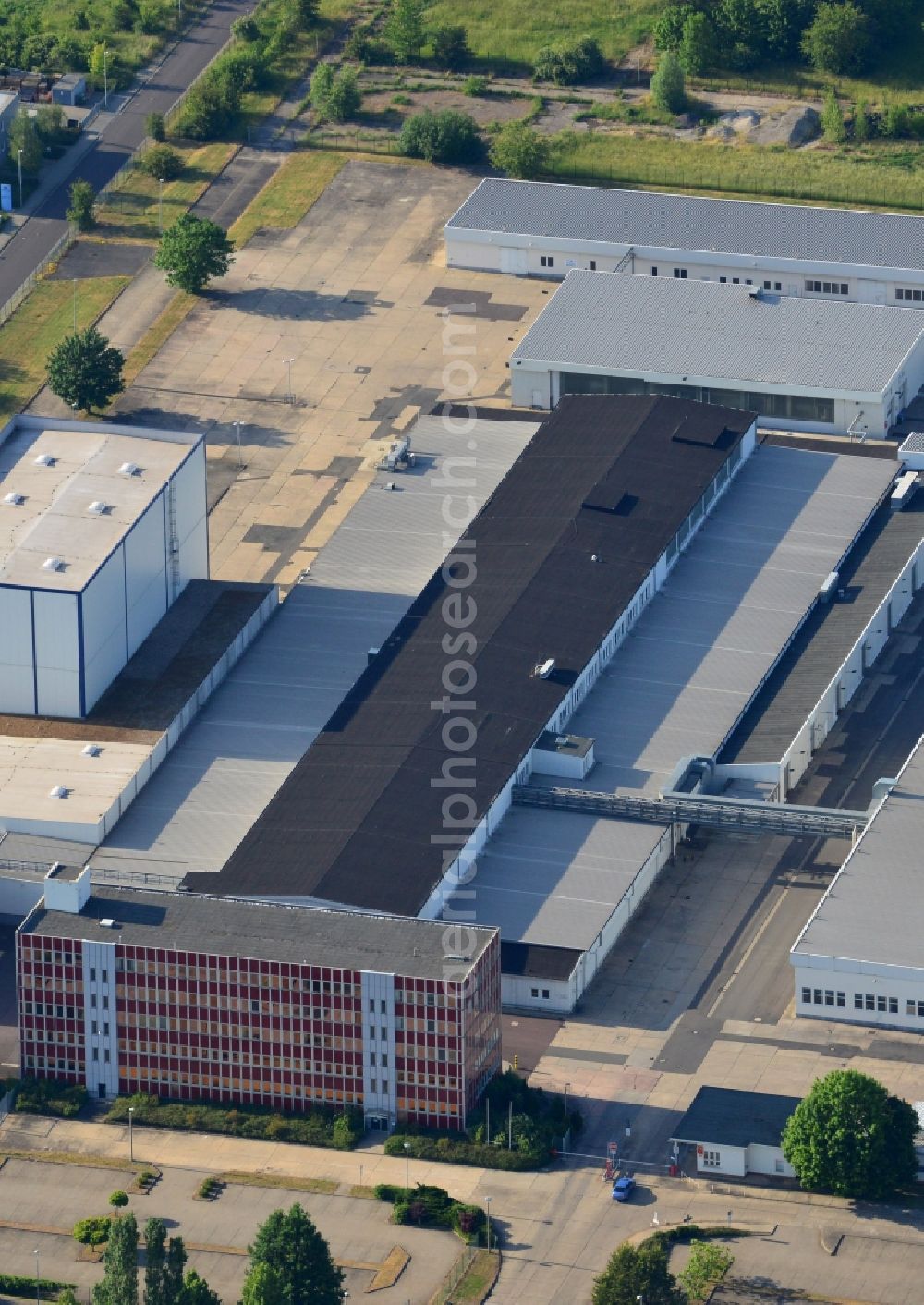 Magdeburg from the bird's eye view: Equipment in the industrial area of Milchhof Magdeburg GmbH in Magdeburg in the state Saxony-Anhalt