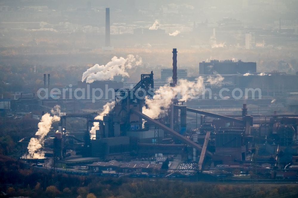 Aerial photograph Duisburg - Equipment in the industrial area of ThyssenKrupp Steel in Duisburg in the state North Rhine-Westphalia