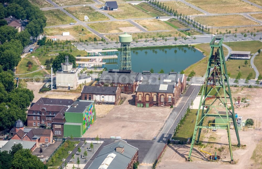 Aerial image Dinslaken - Technical facilities in the industrial area of Zentralwerkstatt Zeche Lohberg along the Huenxer Strasse in the district Lohberg in Dinslaken in the state North Rhine-Westphalia, Germany