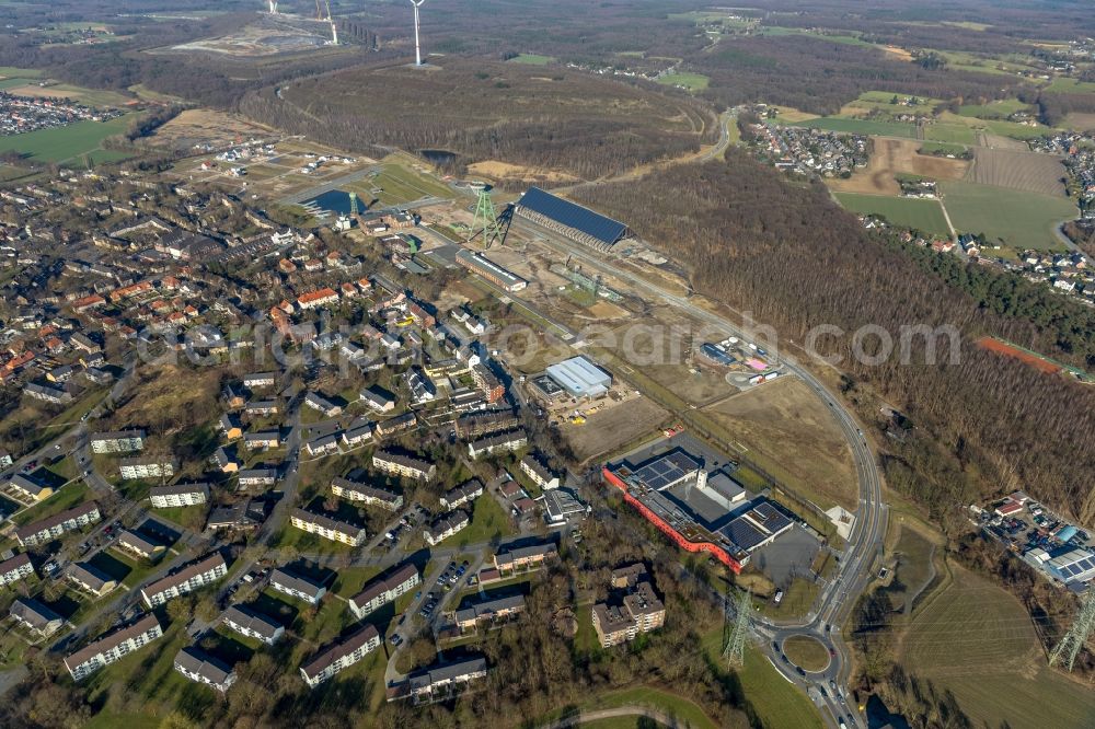 Aerial image Dinslaken - Technical facilities in the industrial area of Zentralwerkstatt Zeche Lohberg along the Huenxer Strasse in the district Lohberg in Dinslaken in the state North Rhine-Westphalia, Germany