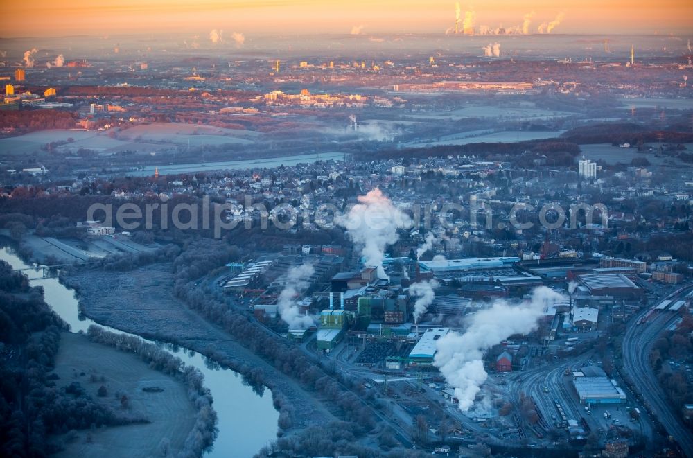 Aerial image Witten - Technical equipment and production facilities of the steelworks der Deutsche Edelstahlwerke GmbH in sunrise in the district Bommern in Witten in the state North Rhine-Westphalia