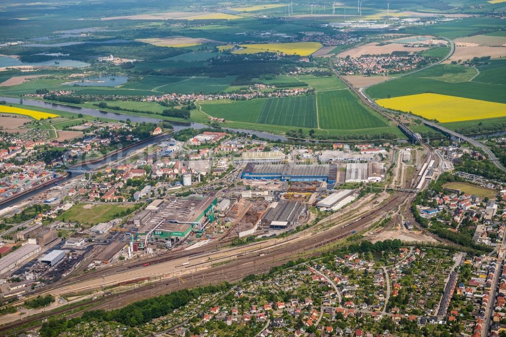 Riesa from the bird's eye view: Technical equipment and production facilities of the steelworks ESF Elbe-Stahlwerke Feralpi GmbH in Riesa in the state Saxony, Germany