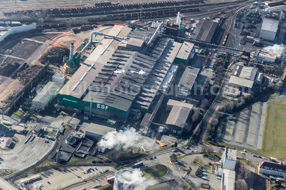 Riesa from above - Technical equipment and production facilities of the steelworks of ESF Elbe-Stahlwerke Feralpi GmbH on Groebaer Strasse in Riesa in the state Saxony, Germany