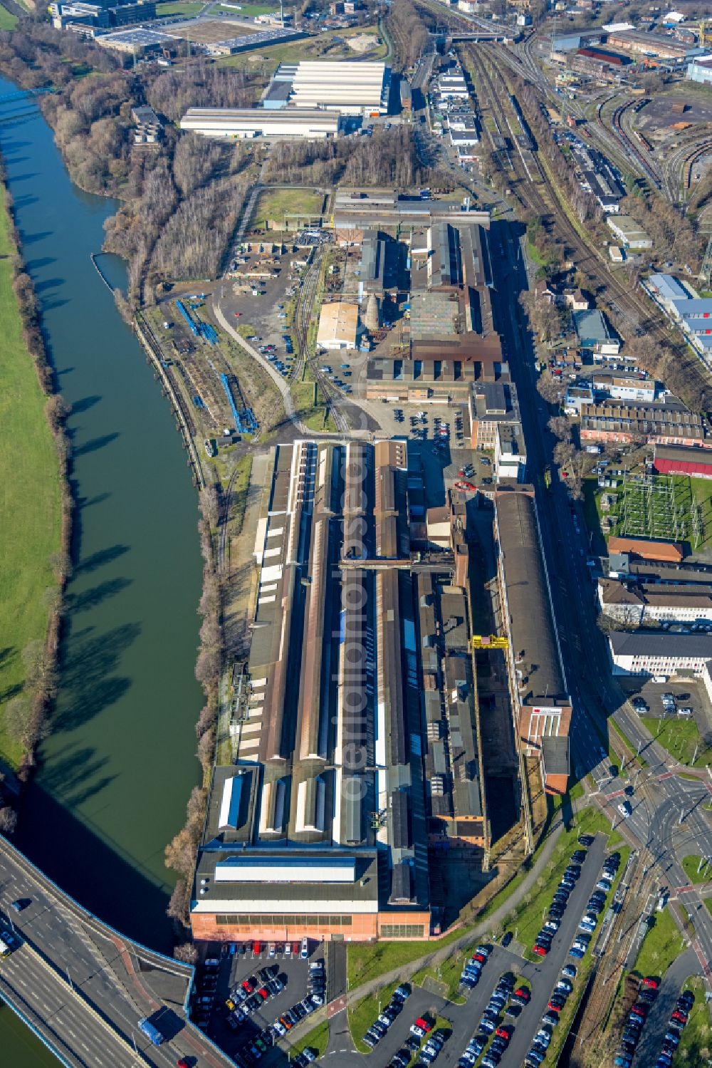 Aerial image Mülheim an der Ruhr - Technical facilities and production halls of the steelworks Friedrich Wilhelms-Huette Stahlguss GmbH on Friedrich-Ebert-Strasse in Muelheim an der Ruhr in the state North Rhine-Westphalia, Germany