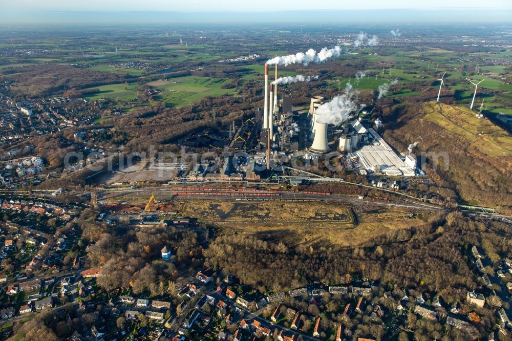 Gelsenkirchen from the bird's eye view: Technical equipment and production facilities of the steelworks and Kokerei on Glueckaufstrasse in Gelsenkirchen in the state North Rhine-Westphalia