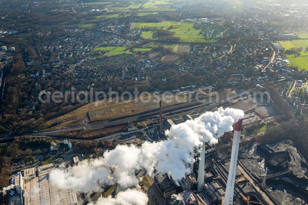 Aerial photograph Gelsenkirchen - Technical equipment and production facilities of the steelworks and Kokerei on Glueckaufstrasse in Gelsenkirchen in the state North Rhine-Westphalia