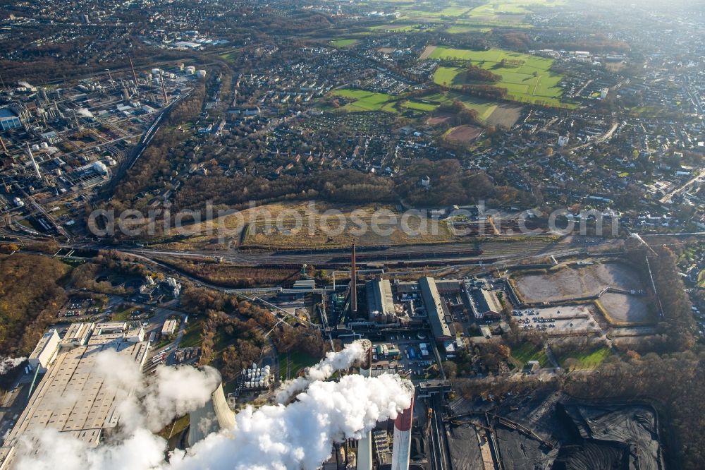 Gelsenkirchen from above - Technical equipment and production facilities of the steelworks and Kokerei on Glueckaufstrasse in Gelsenkirchen in the state North Rhine-Westphalia