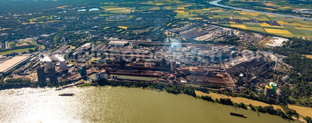 Duisburg from above - Technical equipment and production facilities of the steelworks on Mannesmannstrasse in the district Huettenheim in Duisburg in the state North Rhine-Westphalia, Germany