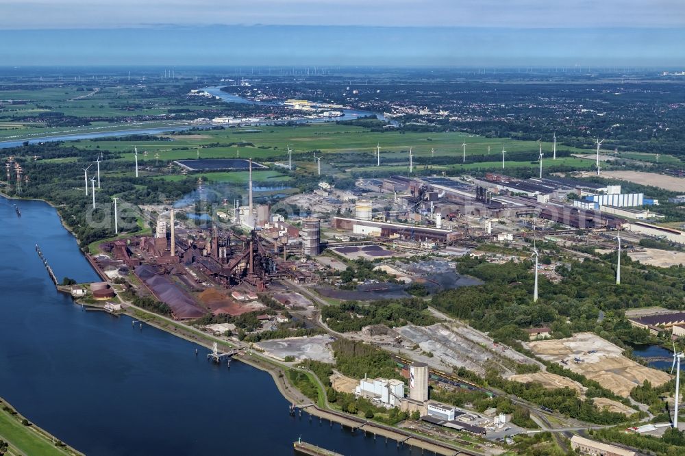 Bremen from the bird's eye view: Technical equipment and production facilities of the steelworks in the district Oslebshausen in Bremen, Germany