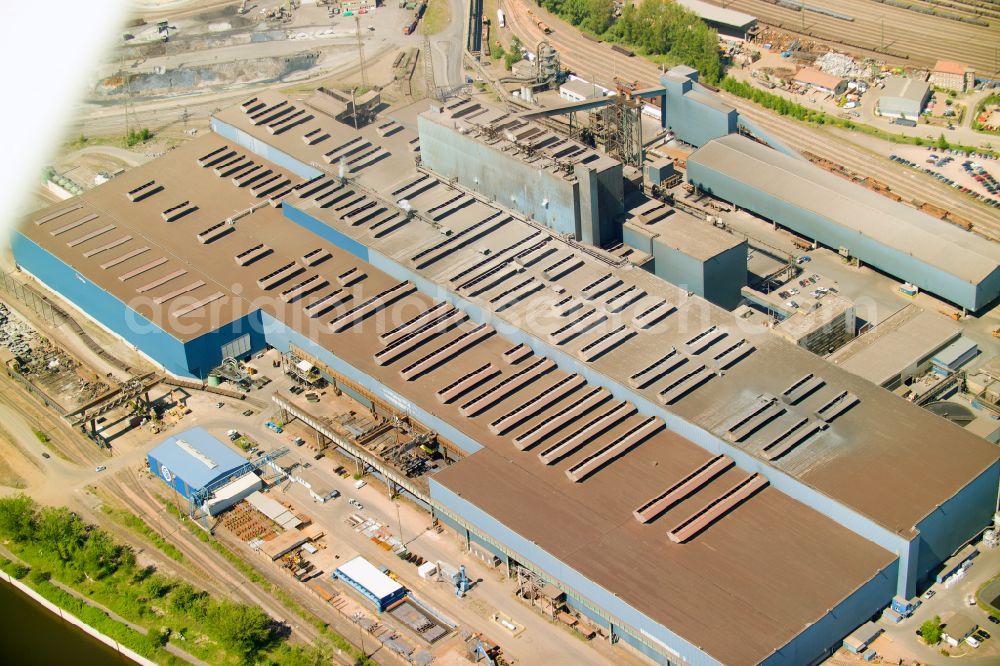 Aerial photograph Völklingen - Technical equipment and production facilities of the steelworks Saarstahl LD in Voelklingen in the state Saarland, Germany