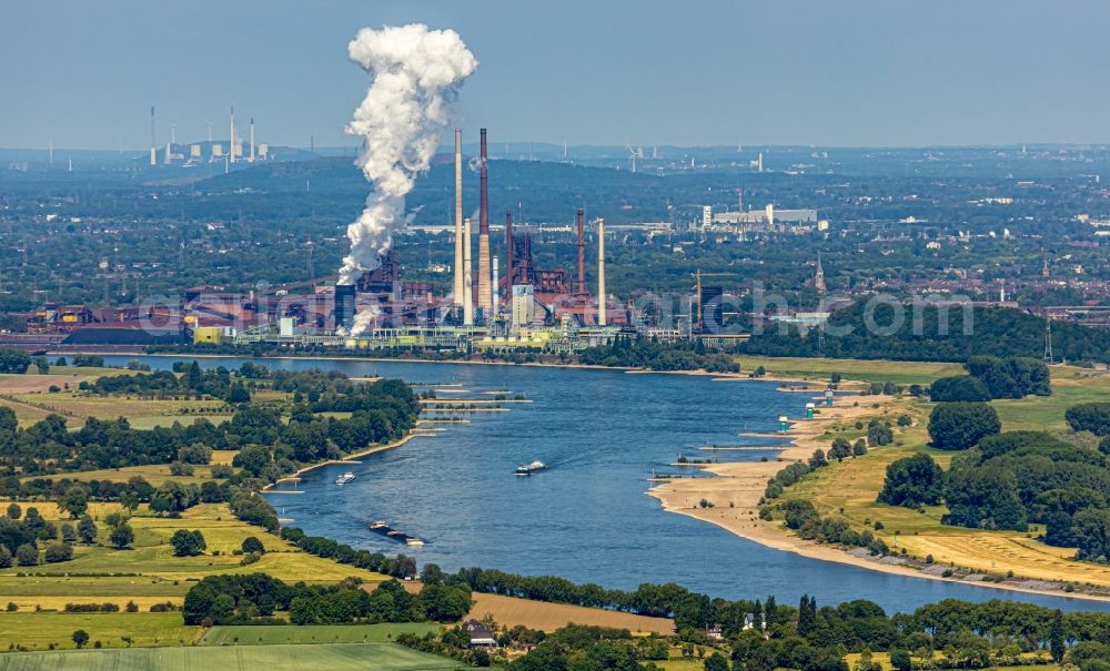 Duisburg from the bird's eye view: Technical equipment and production facilities of the steelworks Schwelgern in Duisburg in the state North Rhine-Westphalia, Germany