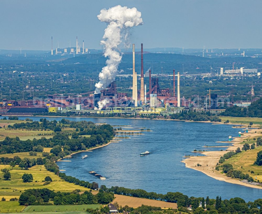 Aerial photograph Duisburg - Technical equipment and production facilities of the steelworks Schwelgern in Duisburg in the state North Rhine-Westphalia, Germany