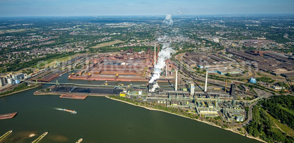 Aerial photograph Duisburg - Technical equipment and production facilities of the steelworks Schwelgern in Duisburg in the state North Rhine-Westphalia, Germany