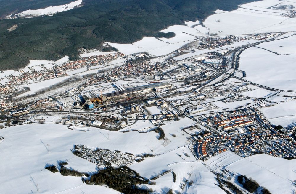 Aerial image Unterwellenborn - Wintry snowy Technical equipment and production facilities of the steelworks Stahlwerk Thueringen GmbH an der Kronacher Strasse 6 in Unterwellenborn in the state Thuringia