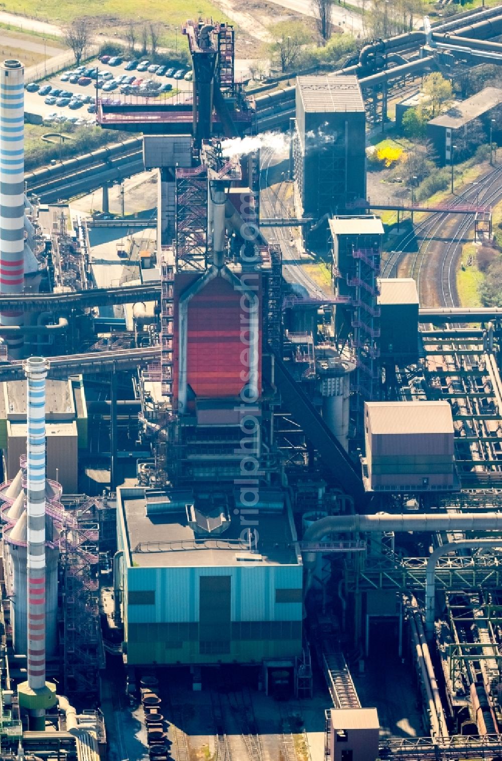 Duisburg from above - Technical equipment and production facilities of the steelworks of Thyssen-Krupp AG in Duisburg in the state North Rhine-Westphalia