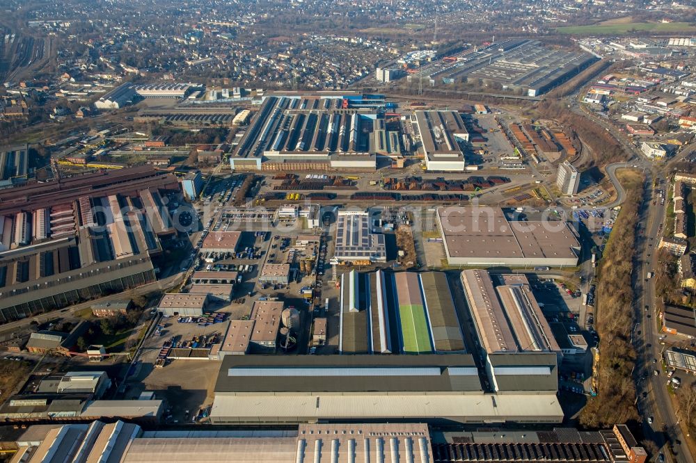 Aerial photograph Mülheim an der Ruhr - Technical equipment and production facilities of the steelworks Thyssen Krupp in Muelheim on the Ruhr in the state North Rhine-Westphalia