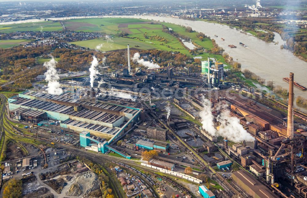 Duisburg from the bird's eye view: Technical equipment and production facilities of the steelworks Thyssen Krupp Steel on Mannesmannstrasse in Duisburg in the state North Rhine-Westphalia