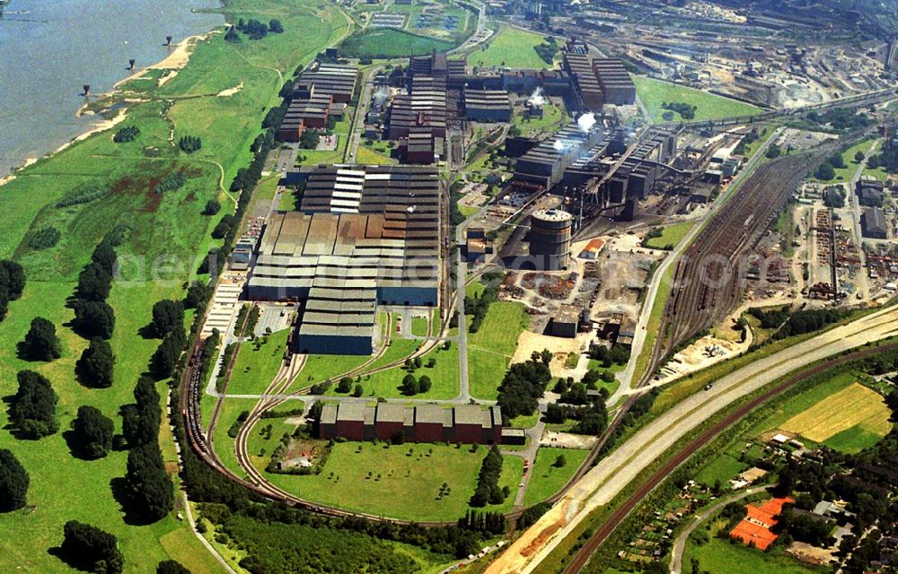 Aerial image Duisburg - Technical equipment and production facilities of the steelworks ThyssenKrupp in Duisburg in the state North Rhine-Westphalia