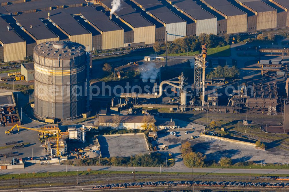 Aerial image Beeckerwerth - Technical facilities in the industrial area thyssenkrupp Steel Europe AG in the Beeckerwerth district of Duisburg in the Ruhr area in the federal state of North Rhine-Westphalia