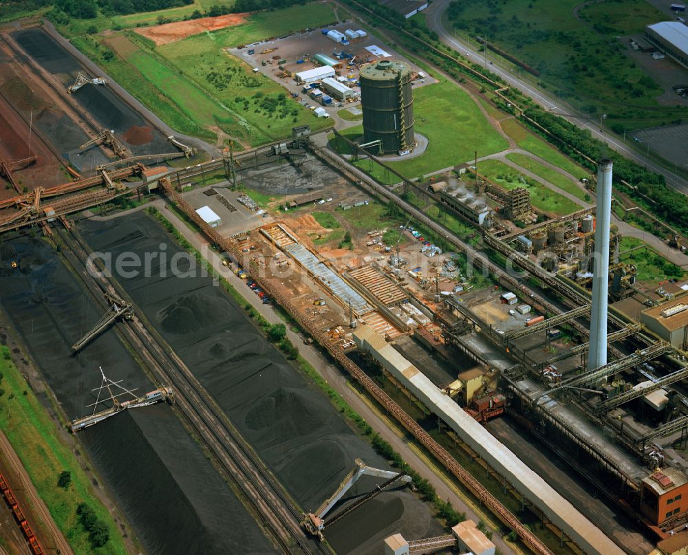 Dillingen/Saar from the bird's eye view: Technical equipment and production facilities of the steelworks Zentralkokerei Saar GmbH in Dillingen/Saar in the state Saarland, Germany