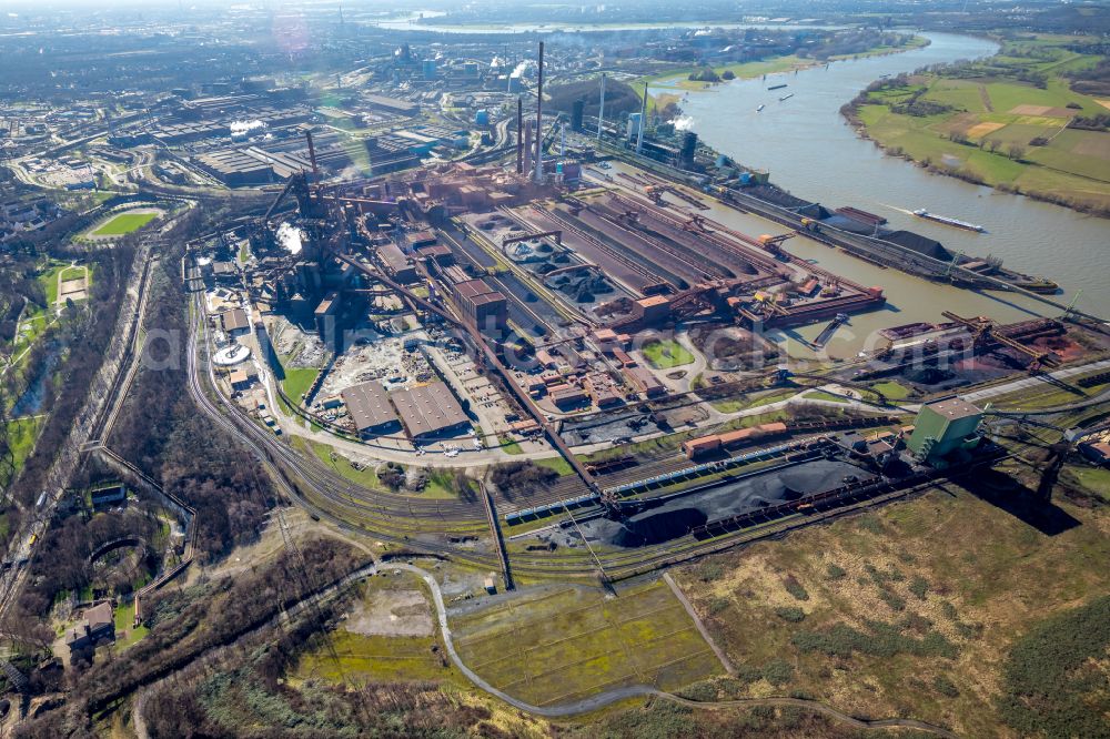 Aerial photograph Duisburg - Technical facilities and production halls of thyssenkrupp Steel Europe in the district of Marxloh in Duisburg in the Ruhr area in the state of North Rhine-Westphalia, Germany