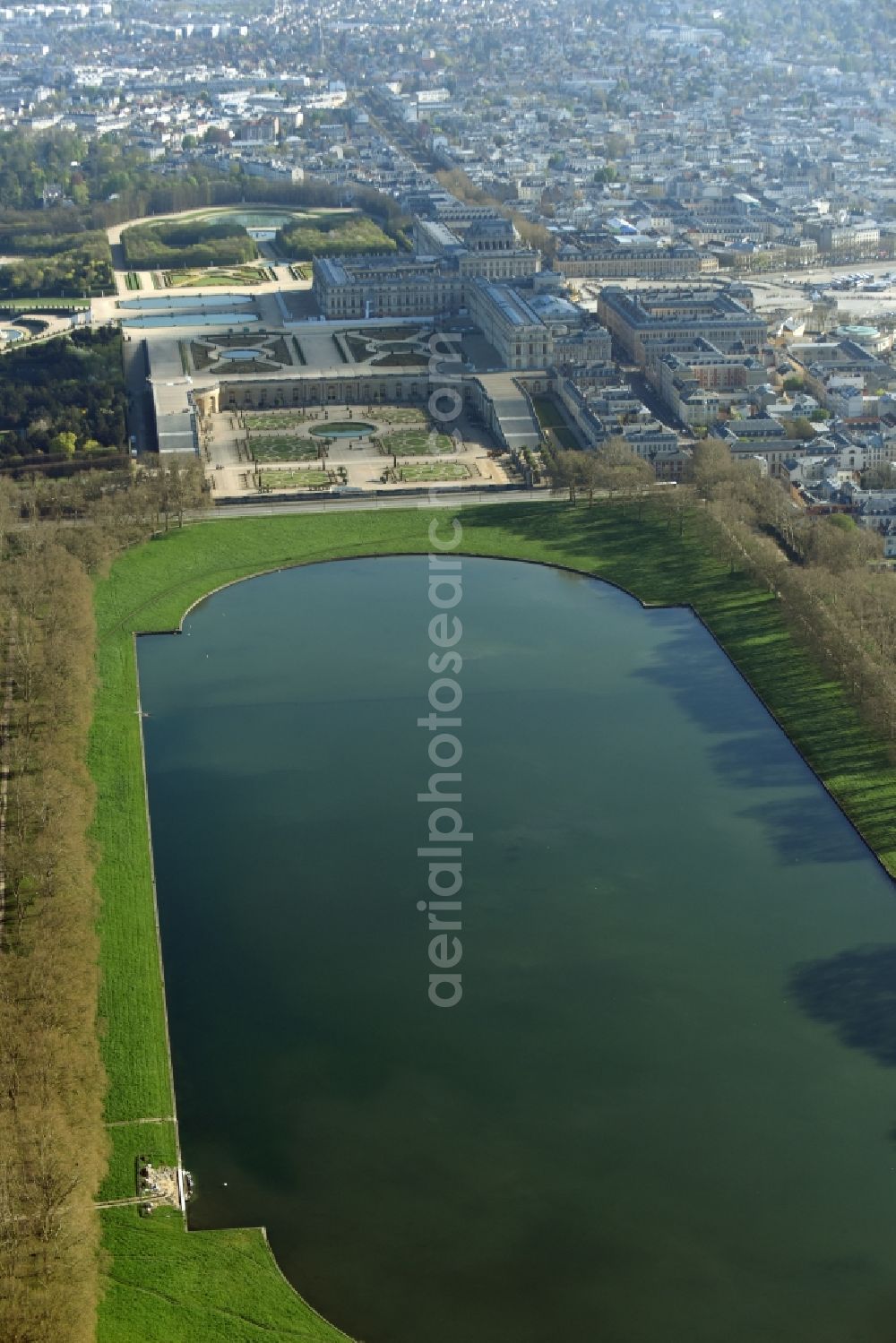 Aerial photograph Versailles - Lake in the park of the castle Versailles in Versailles in Ile-de-France, France