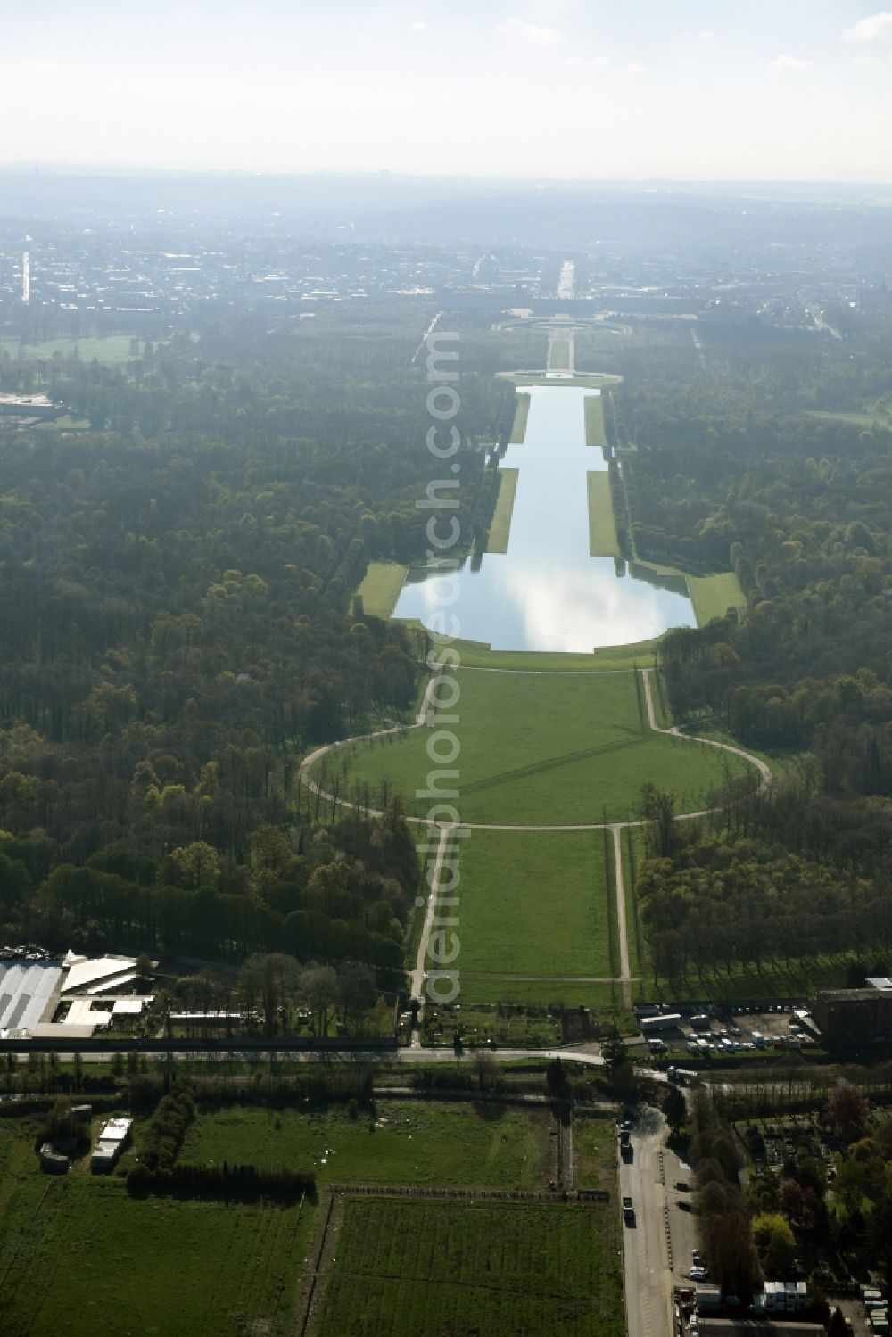 Aerial photograph Versailles - Lake in the park of the castle Versailles in Versailles in Ile-de-France, France