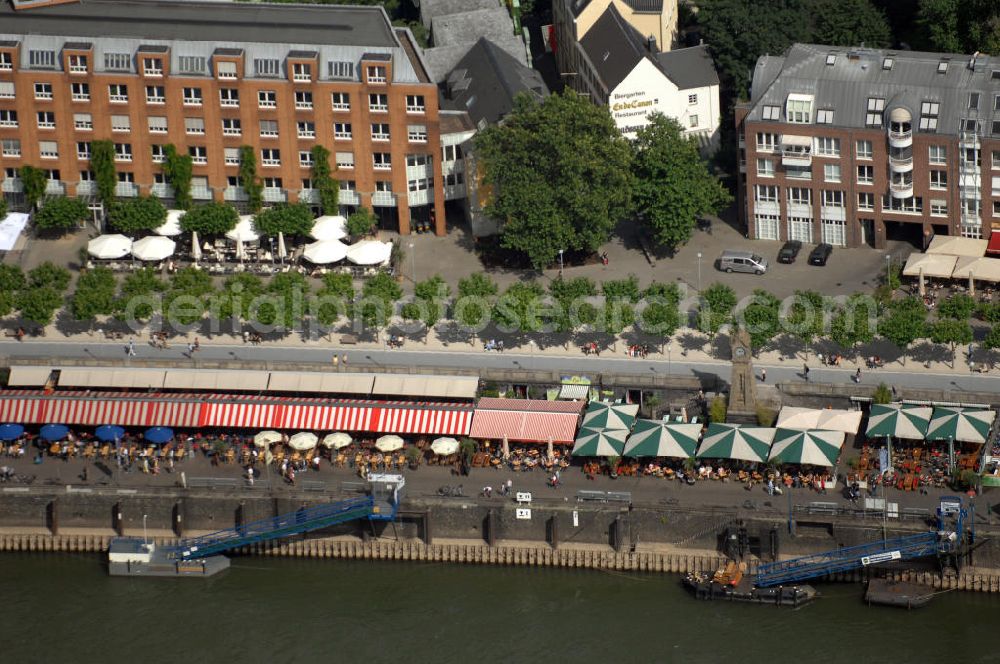 Düsseldorf from above - Blick auf einen Teil der Altstadt von Düsseldorf und der Rheinuferpromenade. Die Rheinuferpromenade umfasst die Strassen Tonhallenufer, Schlossufer, Rathausufer und Mannesmannufer. Die Promenade entstand um 1900. Kontakt: Düsseldorf Marketing & Tourismus GmbH, Der Neue Stahlhof, Breite Strasse 69, 40213 Düsseldorf, Tel. +49(0)211 17202 0, Fax +49(0)211 17202 323, Email: info@duesseldorf-tourismus.de