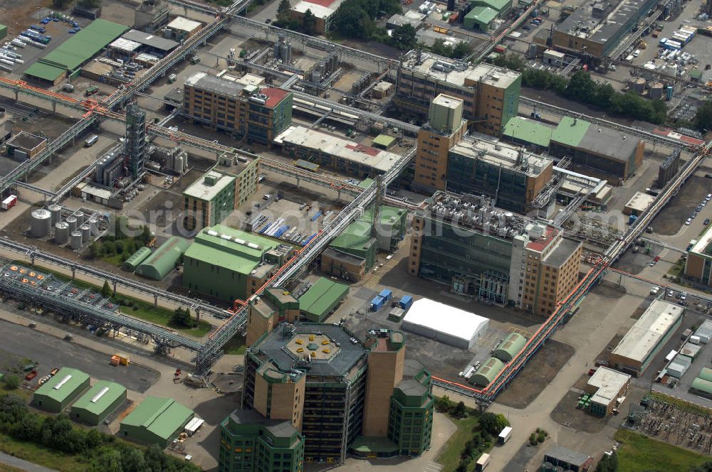 Bergkamen from above - Blick auf einen Teil des Pharmaunternehmens Schering AG. Gründer war 1871 Ernst Christian Friedrich Schering. Nach der Verschmelzung mit der TERRITORY CTR GmbH heisst das neue Unternehmen seit dem 29. Dezember 2006 Bayer Schering Pharma AG. Kontakt: Bayer Schering Pharma AG, Supply Center Bergkamen, Ernst-Schering-Strasse 14, 59192 Bergkamen, Tel. +49(0)2307 65 3703,