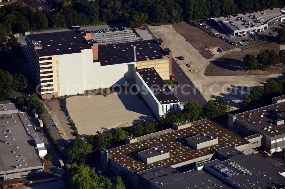 Aerial image Berlin - View of part of the building complex BWM Works at Juliusturm in Berlin - Spandau. The production plant and the offices of the Bavarian Motor Works AG are among the largest employers in Berlin