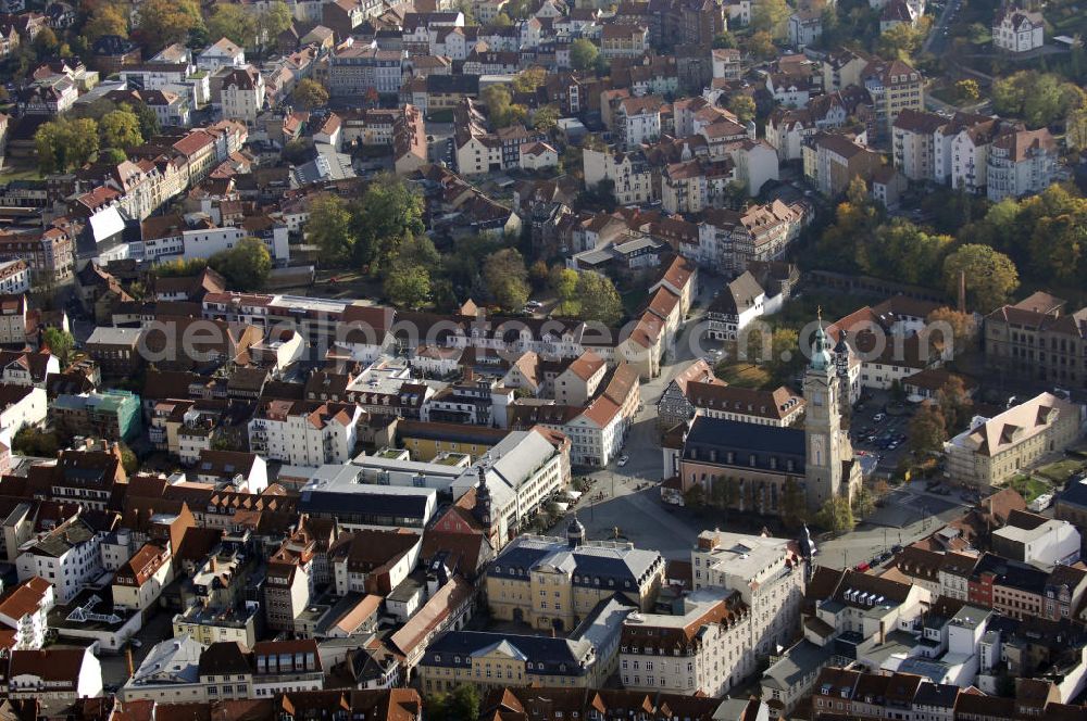 Eisenach from above - Blick auf einen Teil der Stadt Eisenach mit der Georgenkirche am Marktplatz. Die Georgenkirche ist die größte und bekannteste Kirche Eisenachs. Sie wurde im 12. Jahrhundert von Ludwig III. gegründet und 1515 zu einer spätgotischen Hallenkirche umgebaut. Kontakt: Eisenach-Wartburg-Stiftung Eisenachregion Touristik GmbH, Markt 9, 99817 Eisenach, Tel. +49(0)3691 7923 0, Fax +49(0)3691 7923 20, Email: info@eisenach.info