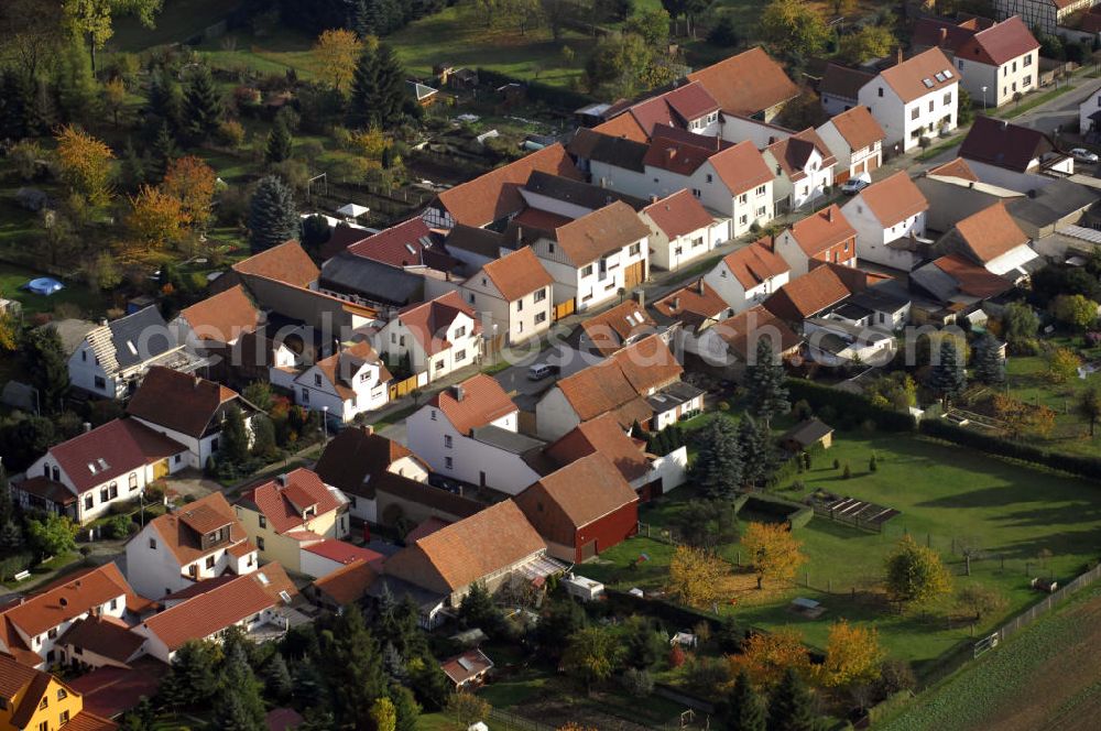 Aerial image Wolfsbehringen - Blick auf einen Teil der Stadt Wolfsbehringen, die Dorfstrasse. Kontakt: Gemeinde Hörselberg-Hainich, Gemeindeverwaltung, Hauptstrasse 90B, 99947 Behringen, Tel. +49(0)36254 730 0, Fax +49(0)36254 730 13, Email: recht@gemeinde-hoerselberg.de