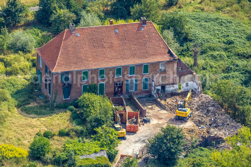 Aerial image Hamm - Partial demolition after fire at the former moated castle Haus Hohenover in Hamm in the Ruhr area in the state of North Rhine-Westphalia, Germany