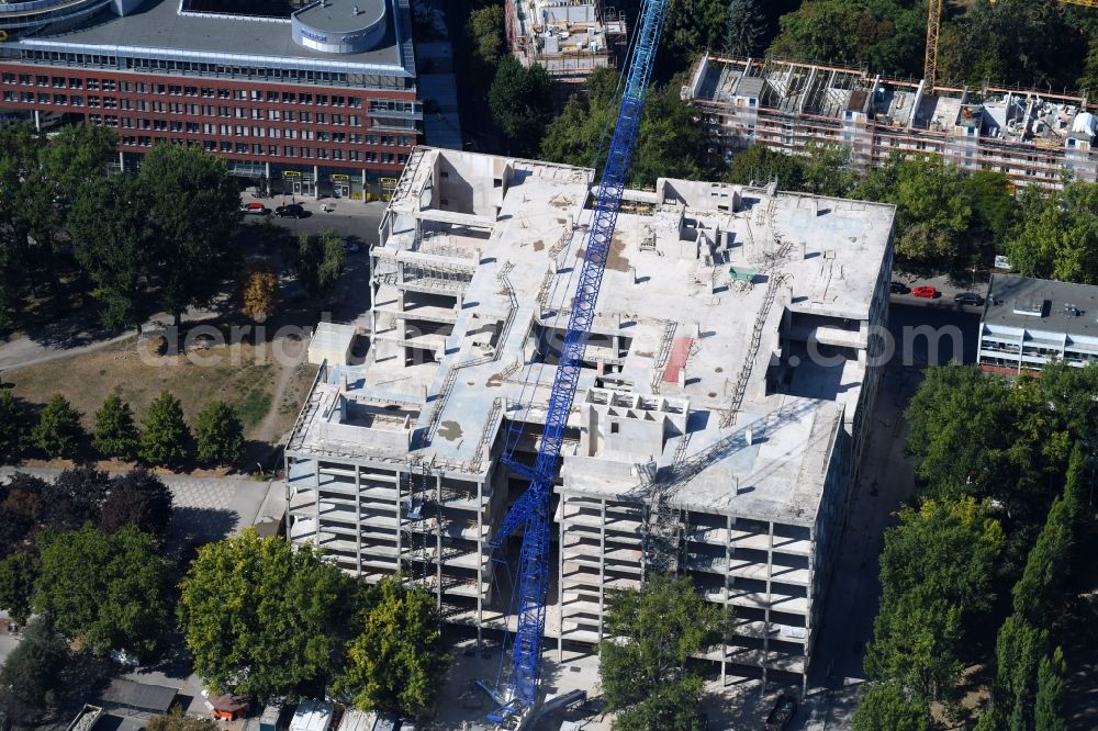 Aerial photograph Berlin - Partial demolition and reconstruction of the former department store building Kaufhof - Centrum Warenhaus on Hermann-Stoehr-Platz - Koppenstrasse in the district Friedrichshain in Berlin, Germany