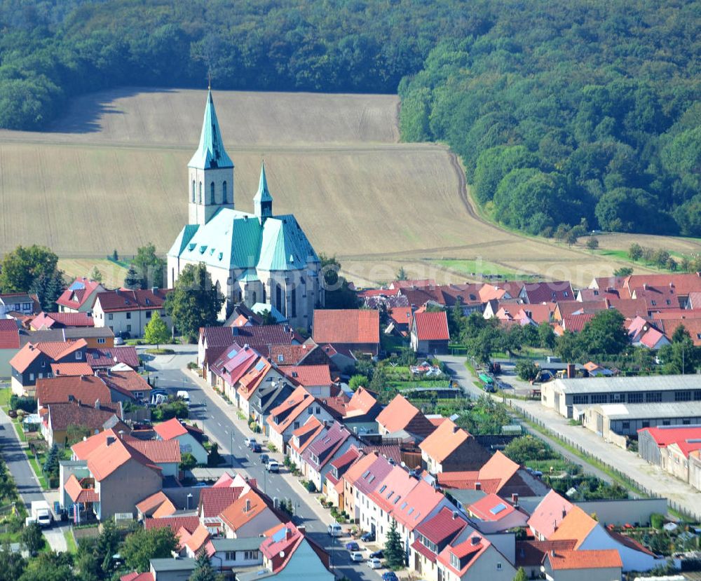 Aerial image Effelder - Teilansicht der Gemeinde Effelder im Landkreis Eichsfeld in Thüringen. Die Kirche St. Alban mit ihrem weithin sichtbaren Kupferdach wird auch als Eichsfelder Dom bezeichnet und ist das Wahrzeichen des Dorfes. Partial view on municipality Effelder in borough Eichsfeld in Thuringia. The village´s landmark church St. Alban with its widely visible copper roof is also called Eichsfeld Cathedral.