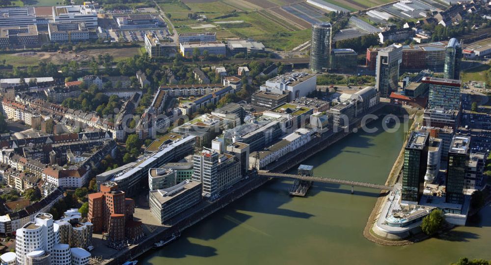 Düsseldorf from above - Teilansicht vom Medienhafen in Düsseldorf-Stadtbezirk 03. Partial view of the port Medienhafen in Düsseldorf-Stadtbezirk 03.