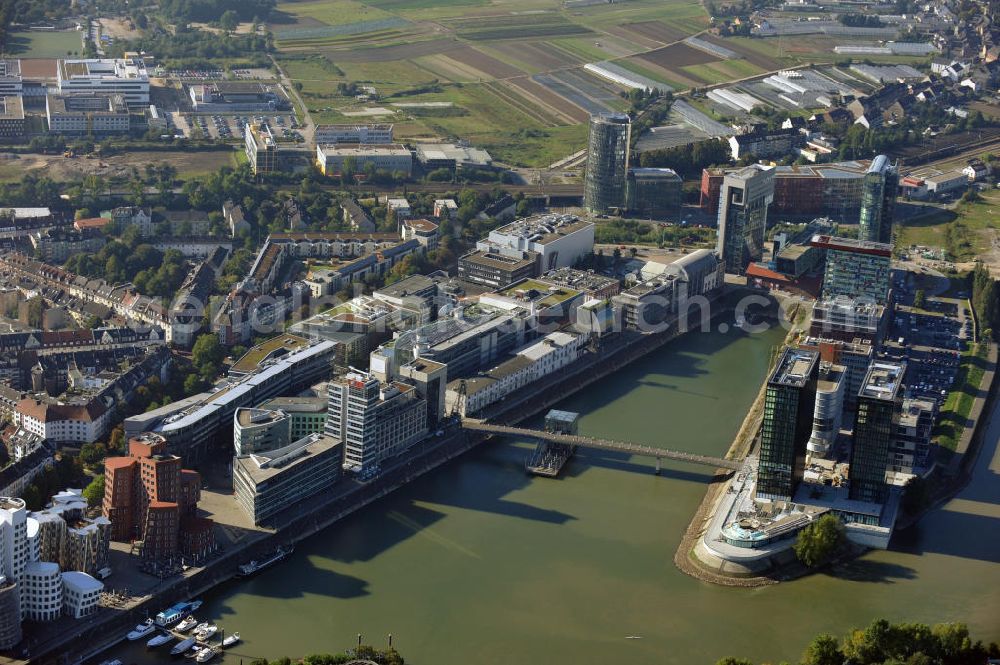 Düsseldorf from the bird's eye view: Teilansicht vom Medienhafen in Düsseldorf-Stadtbezirk 03. Partial view of the port Medienhafen in Düsseldorf-Stadtbezirk 03.