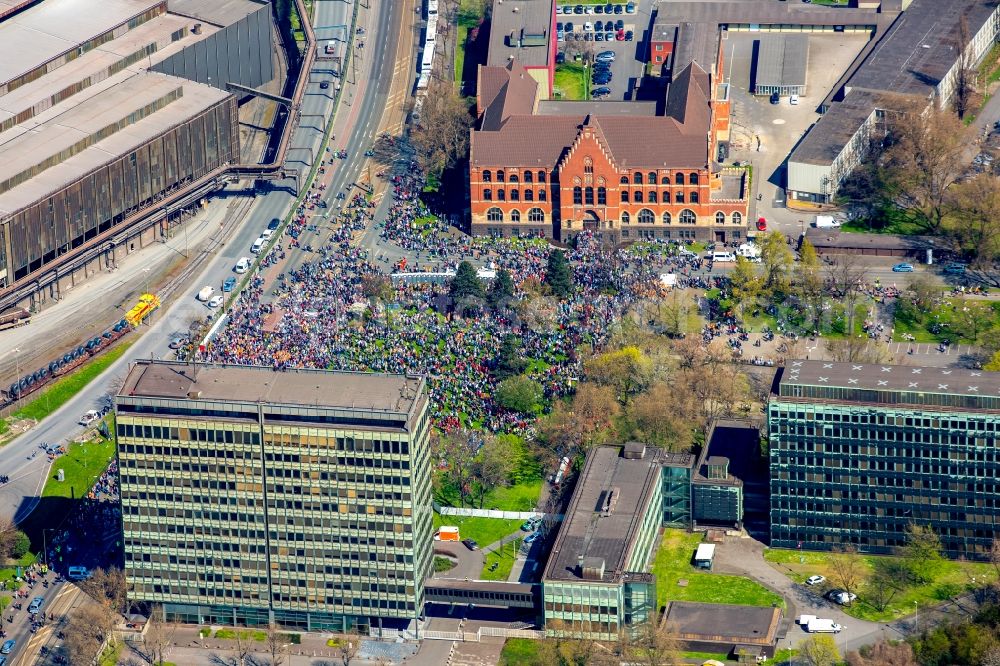 Aerial image Duisburg - Participants in a demonstration for steel action of IG Metall in front of the Thyssen Krupp Steel headquarters in Duisburg - Bruck home in Duisburg in North Rhine -Westphalia