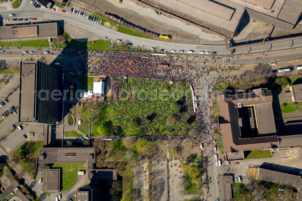 Aerial image Duisburg - Participants in a demonstration for steel action of IG Metall in front of the Thyssen Krupp Steel headquarters in Duisburg - Bruck home in Duisburg in North Rhine -Westphalia