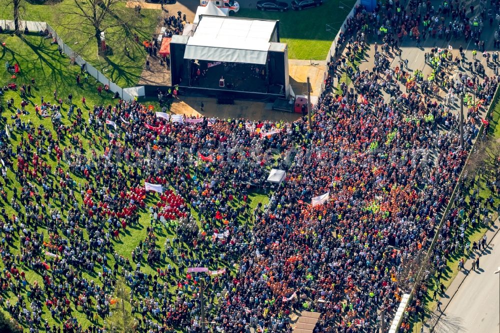 Aerial photograph Duisburg - Participants in a demonstration for steel action of IG Metall in front of the Thyssen Krupp Steel headquarters in Duisburg in North Rhine -Westphalia