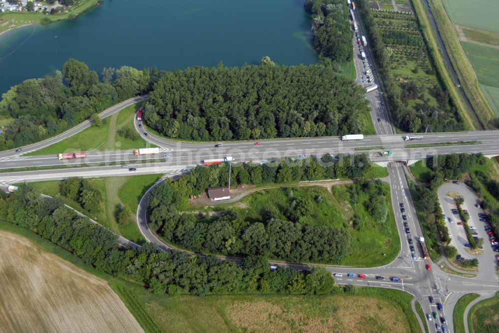 Aerial image Achern - Blick auf die A5 nahe Achern. Die A5 ist Teil der HaFraBa (Hamburg Frankfurt Basel) vom Hattenbacher Dreieck bis an die Grenze zur Schweiz. Auf 445 km Länge bestehen Verbindungen u.a. zum französischen Autobahnnetz (bis Barcelona) und zur Verbindung Holland - Österreich. Als Teil der HaFraBa E.V. (Nord-Süd Verbindung) ist sie eine der meist befahrensten Strassen Europas (in Deutschland Platz 9).