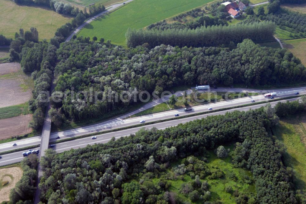 Aerial image Achern - Blick auf den Rastplatz an der A5 nahe Achern. Die A5 ist Teil der HaFraBa (Hamburg Frankfurt Basel) vom Hattenbacher Dreieck bis an die Grenze zur Schweiz. Auf 445 km Länge bestehen Verbindungen u.a. zum französischen Autobahnnetz (bis Barcelona) und zur Verbindung Holland - Österreich. Als Teil der HaFraBa E.V. (Nord-Süd Verbindung) ist sie eine der meist befahrensten Strassen Europas (in Deutschland Platz 9).