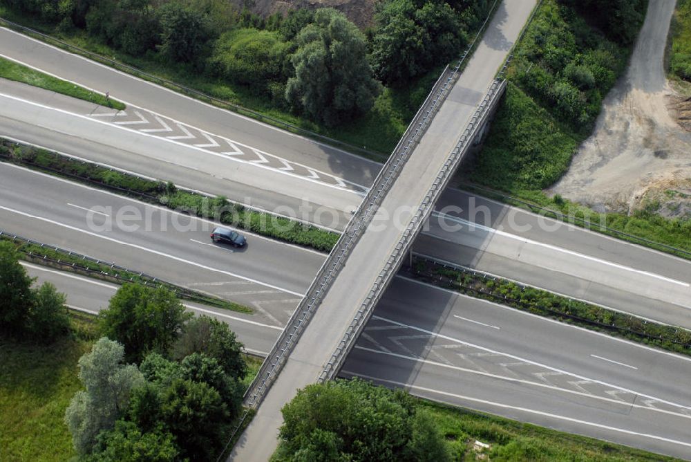 Appenweier from the bird's eye view: Blick auf die A5 nahe Appenweier. Die A5 ist Teil der HaFraBa (Hamburg Frankfurt Basel) vom Hattenbacher Dreieck bis an die Grenze zur Schweiz. Auf 445 km Länge bestehen Verbindungen u.a. zum französischen Autobahnnetz (bis Barcelona) und zur Verbindung Holland - Österreich. Als Teil der HaFraBa E.V. (Nord-Süd Verbindung) ist sie eine der meist befahrensten Strassen Europas (in Deutschland Platz 9).