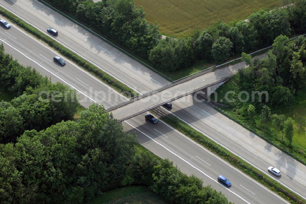 Aerial photograph Griesheim - Blick auf die A5 nahe Griesheim. Die A5 ist Teil der HaFraBa (Hamburg Frankfurt Basel) vom Hattenbacher Dreieck bis an die Grenze zur Schweiz. Auf 445 km Länge bestehen Verbindungen u.a. zum französischen Autobahnnetz (bis Barcelona) und zur Verbindung Holland - Österreich. Als Teil der HaFraBa E.V. (Nord-Süd Verbindung) ist sie eine der meist befahrensten Strassen Europas (in Deutschland Platz 9).